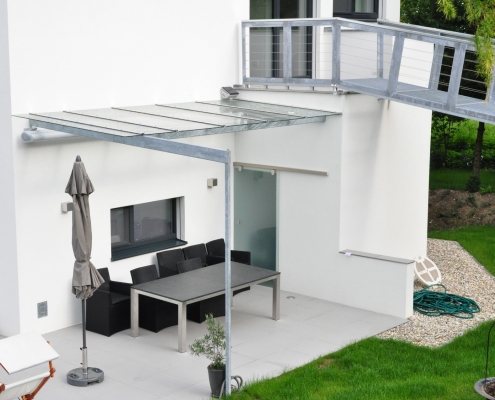 Terrassenüberdachung verzinkt mit Glasdach